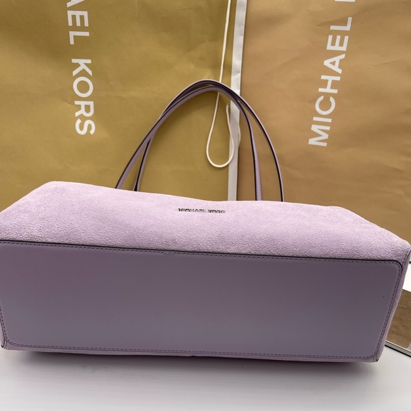 MICHAEL KORS Christina Lg Suede Triple Gasset Shoulder Tote Bg
Light Quartz 
NWT - Picture 9 of 16